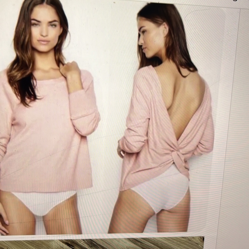 Victoria's Secret Twist Open Back top, Size XXS. Light pink, EUC